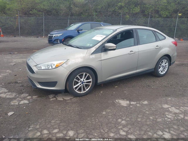 Ford FOCUS SE 2015 1FADP3F22FL204450 Image 2