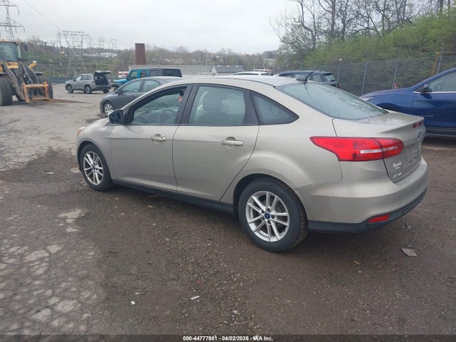 Ford FOCUS SE 2015 1FADP3F22FL204450 Image 3