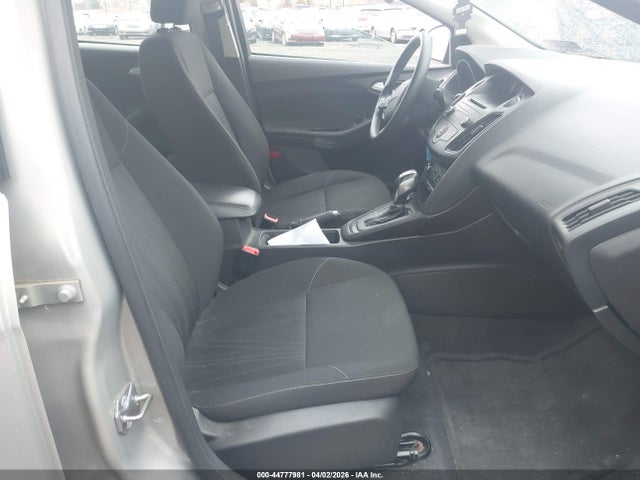Ford FOCUS SE 2015 1FADP3F22FL204450 Image 5