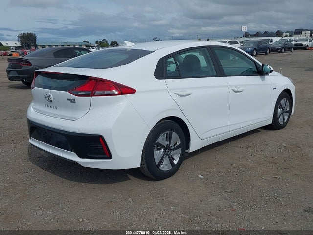 2019 HYUNDAI IONIQ HYBRID KMHC65LC0KU107667 Photo 3