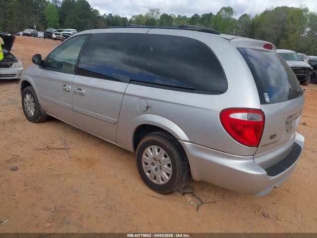 2006 CHRYSLER TOWN & COUNTRY 2A4GP44R26R733606 Photo 2
