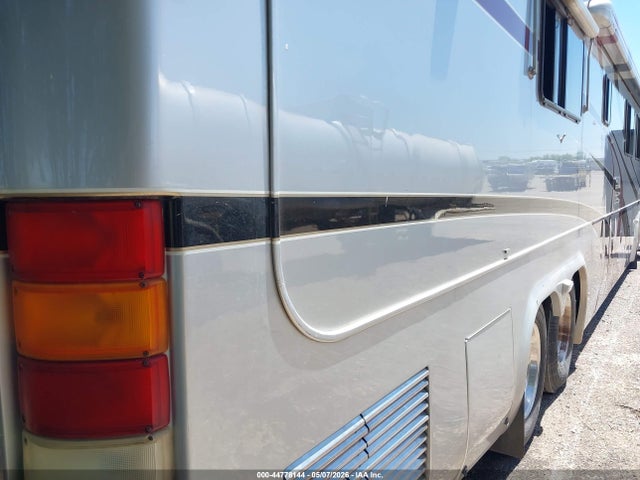 Продажа на аукционе авто 2000 Roadmaster Rail Executive Signature, vin: 1RF120518Y1009169, номер лота: 44778144