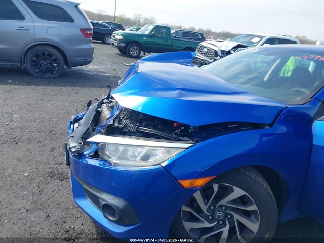 Продажа на аукционе авто 2018 Honda Civic Ex, vin: 2HGFC2F85JH544776, номер лота: 44778174