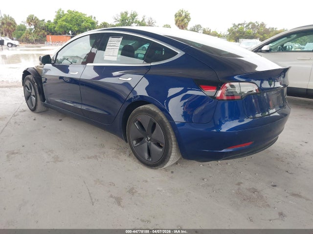 2018 TESLA MODEL 3 5YJ3E1EBXJF064693 Photo 2