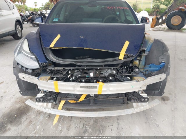 2018 TESLA MODEL 3 5YJ3E1EBXJF064693 Photo 5