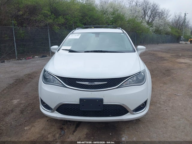 Продажа на аукционе авто 2018 Chrysler Pacifica Touring L, vin: 2C4RC1BG5JR109575, номер лота: 44778189