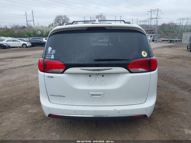 Продажа на аукционе авто 2018 Chrysler Pacifica Touring L, vin: 2C4RC1BG5JR109575, номер лота: 44778189