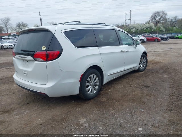 Продажа на аукционе авто 2018 Chrysler Pacifica Touring L, vin: 2C4RC1BG5JR109575, номер лота: 44778189