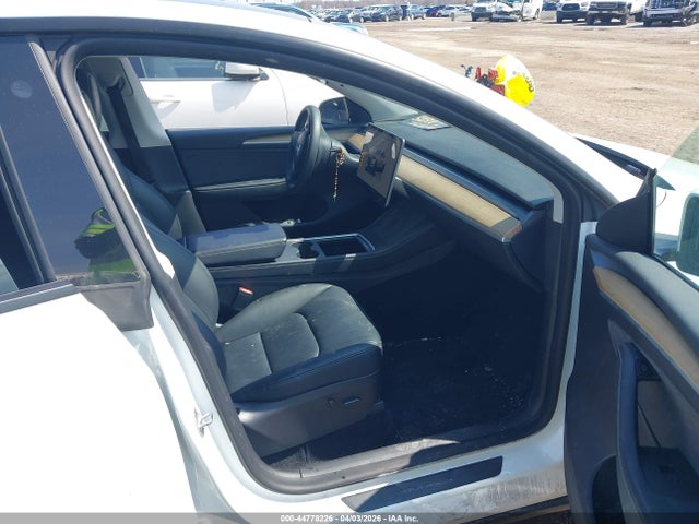 44778226 :رقم المزاد ، 7SAYGDEE8NA013923 vin ، 2022 Tesla Model Y Long Range Dual Motor All-wheel Drive مزاد بيع