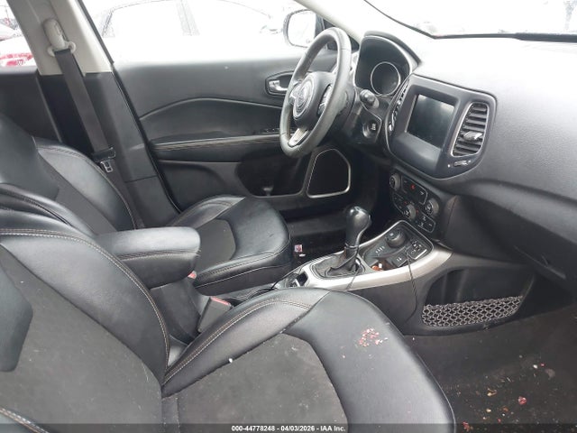 44778248 :رقم المزاد ، 3C4NJDBB3MT560788 vin ، 2021 Jeep Compass Latitude 4x4 مزاد بيع