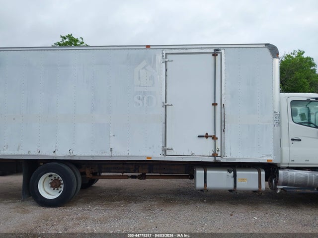44778287 :رقم المزاد ، 5PVNE8JV8C4S52141 vin ، 2012 Hino 258/268 مزاد بيع