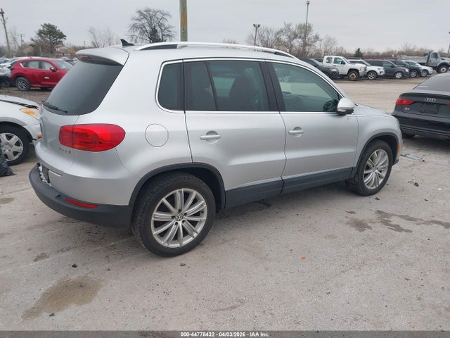 Продажа на аукционе авто 2012 Volkswagen Tiguan Se, vin: WVGAV7AX5CW597153, номер лота: 44778432