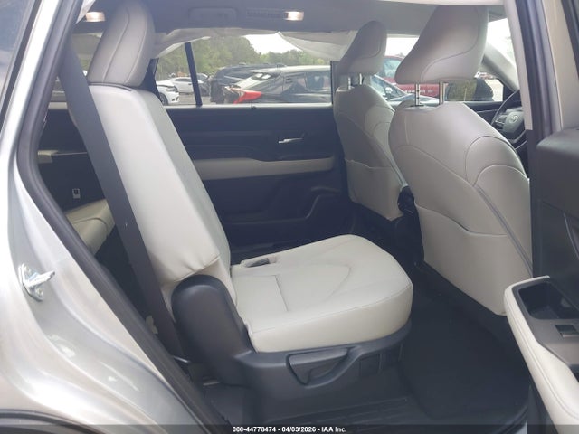 2024 Toyota Grand Highlander Xle მანქანა იყიდება აუქციონზე, vin: 5TDAAAA5XRS011468, აუქციონის ნომერი: 44778474