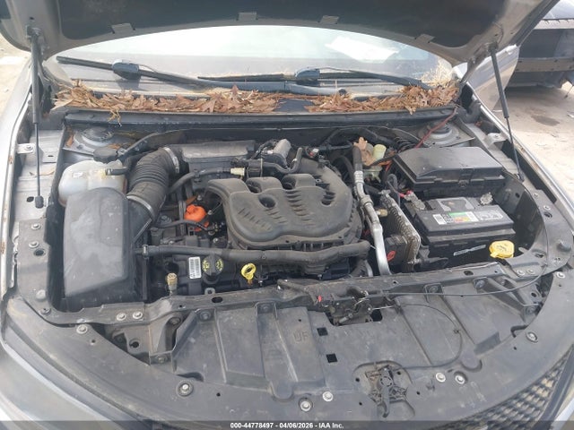 44778497 :رقم المزاد ، 1C3CCCBG3FN518541 vin ، 2015 Chrysler 200 S مزاد بيع