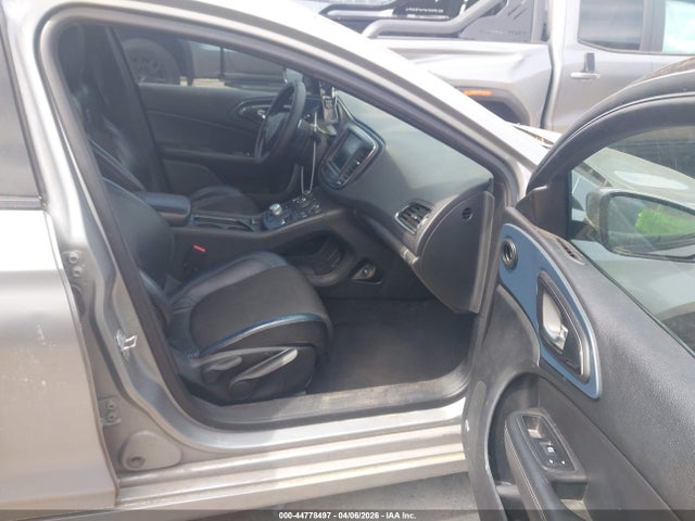 44778497 :رقم المزاد ، 1C3CCCBG3FN518541 vin ، 2015 Chrysler 200 S مزاد بيع