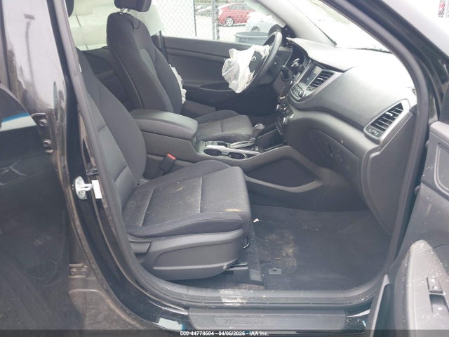 KM8J33A22JU689560 Hyundai Tucson Value