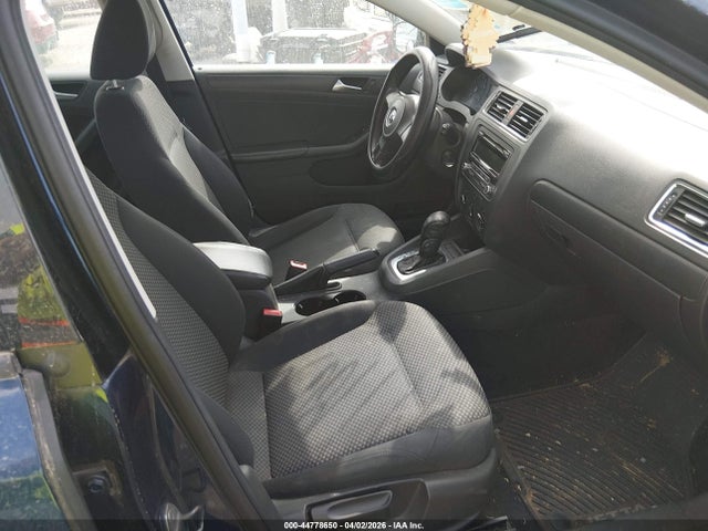 Продажа на аукционе авто 2013 Volkswagen Jetta 2.0l S, vin: 3VW2K7AJ8DM259791, номер лота: 44778650