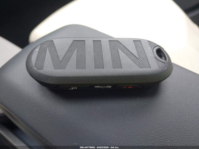 Продаж на аукціоні авто 2025 Mini Hardtop Cooper S, vin: WMW53GD0XS2X55791, номер лоту: 44778658