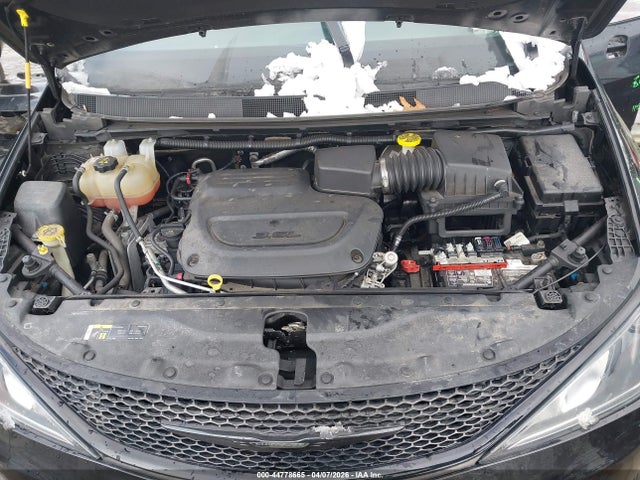 Auction sale of the 2020 Chrysler Pacifica Touring L, vin: 2C4RC1BG1LR237864, lot number: 44778665