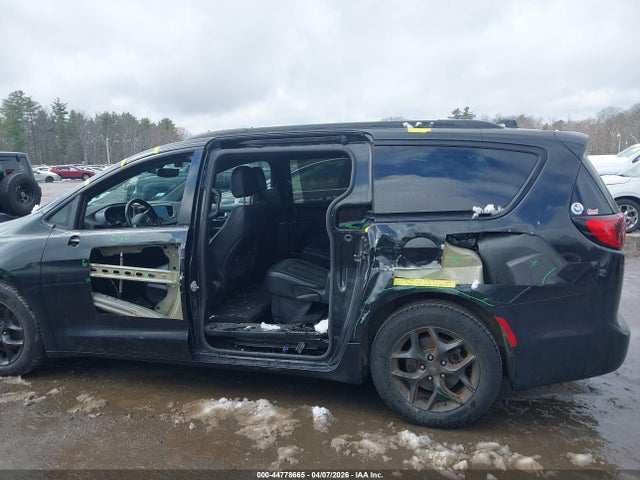Auction sale of the 2020 Chrysler Pacifica Touring L, vin: 2C4RC1BG1LR237864, lot number: 44778665