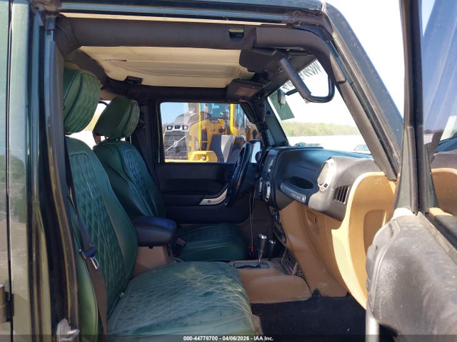 44778700 :رقم المزاد ، 1J4BA5H13BL618053 vin ، 2011 Jeep Wrangler Unlimited Sahara مزاد بيع
