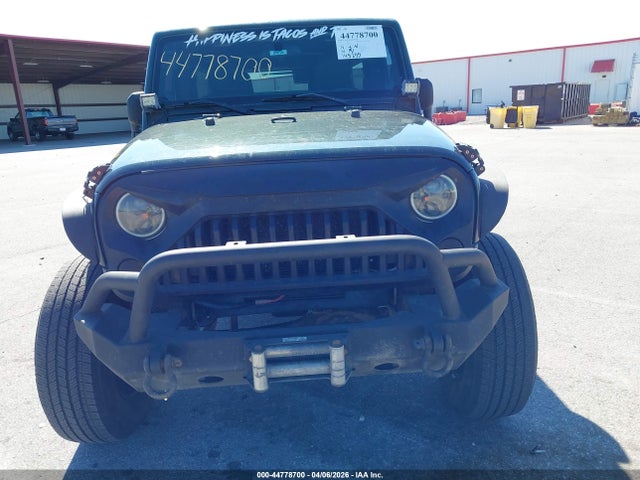 44778700 :رقم المزاد ، 1J4BA5H13BL618053 vin ، 2011 Jeep Wrangler Unlimited Sahara مزاد بيع