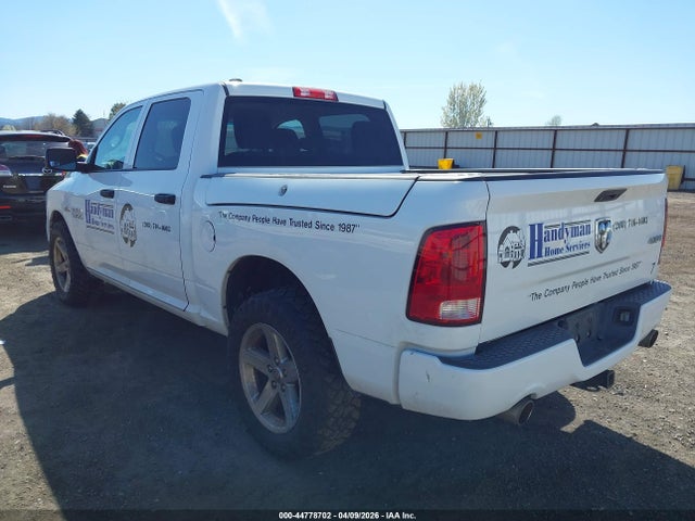2013 RAM 1500 1C6RR7KT1DS569230 Photo 2