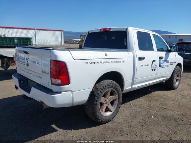 2013 RAM 1500 1C6RR7KT1DS569230 Photo 3
