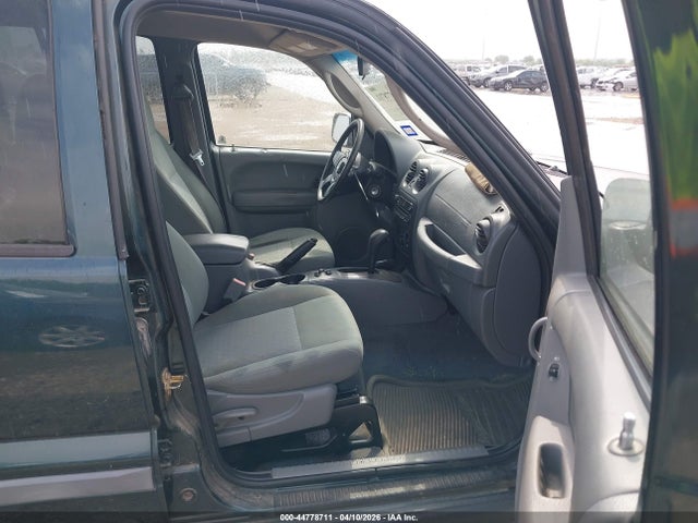 2005 JEEP LIBERTY 1J4GL48KX5W653355 Photo 4