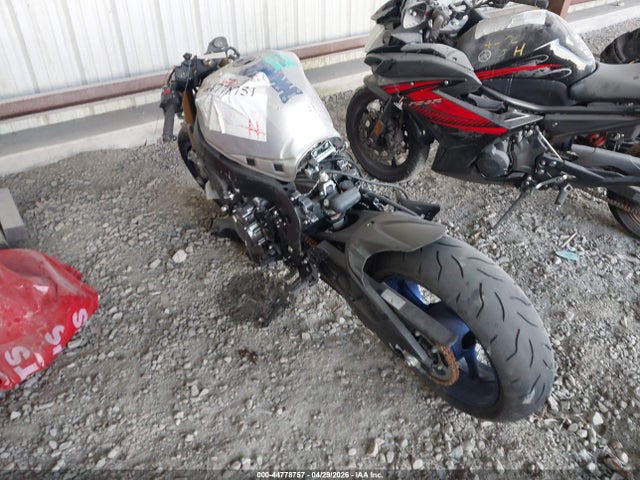 Suzuki GSX-R750 2026 JS1GR7MA7T7100358 Image 3