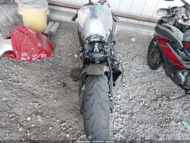 Suzuki GSX-R750 2026 JS1GR7MA7T7100358 Image 6