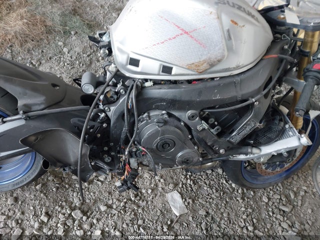 Suzuki GSX-R750 2026 JS1GR7MA7T7100358 Image 8