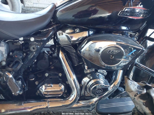 1HD1KH718RB634636 Harley-Davidson FLTRX