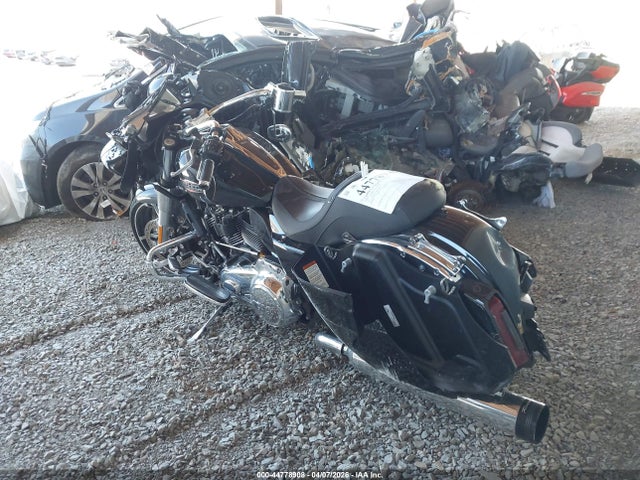1HD1KH718RB634636 Harley-Davidson FLTRX
