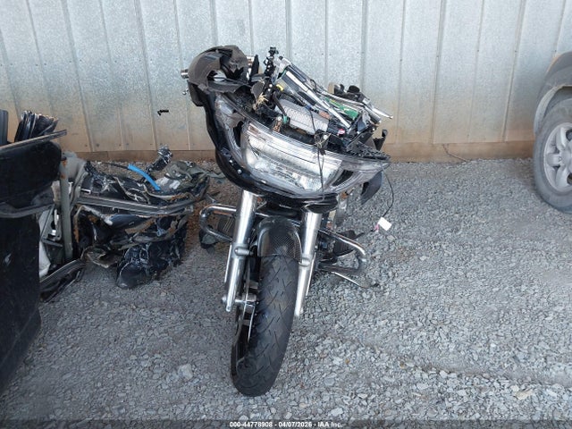 1HD1KH718RB634636 Harley-Davidson FLTRX