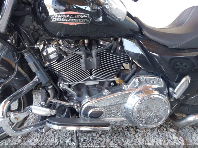 1HD1KH718RB634636 Harley-Davidson FLTRX
