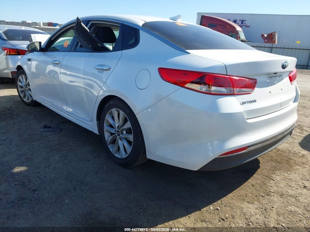 Продажа на аукционе авто 2017 Kia Optima Lx, vin: 5XXGT4L39HG128525, номер лота: 44778912