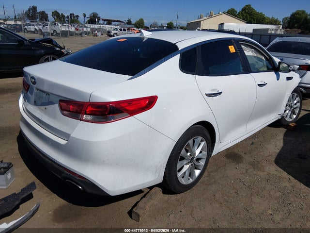 Продажа на аукционе авто 2017 Kia Optima Lx, vin: 5XXGT4L39HG128525, номер лота: 44778912