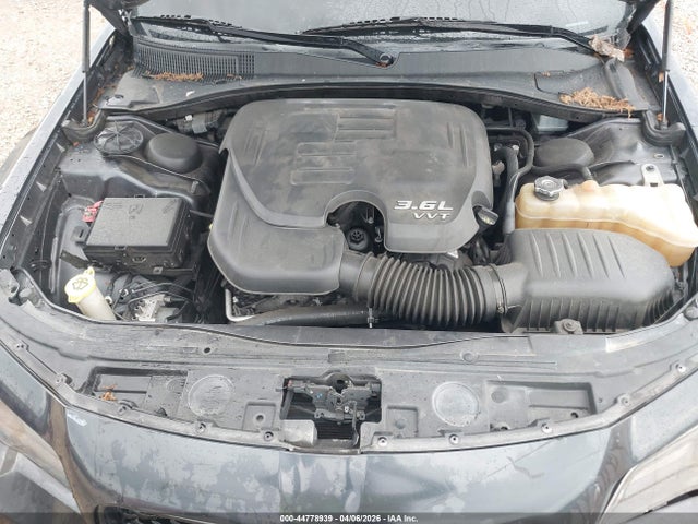 44778939 :رقم المزاد ، 2C3CCAGG8JH240797 vin ، 2018 Chrysler 300 300s Awd مزاد بيع