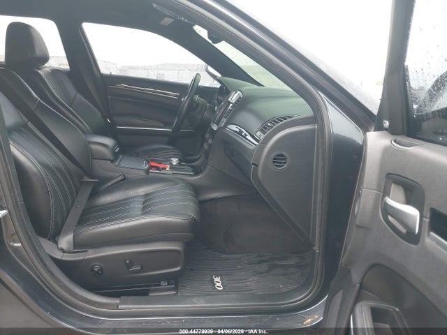 44778939 :رقم المزاد ، 2C3CCAGG8JH240797 vin ، 2018 Chrysler 300 300s Awd مزاد بيع