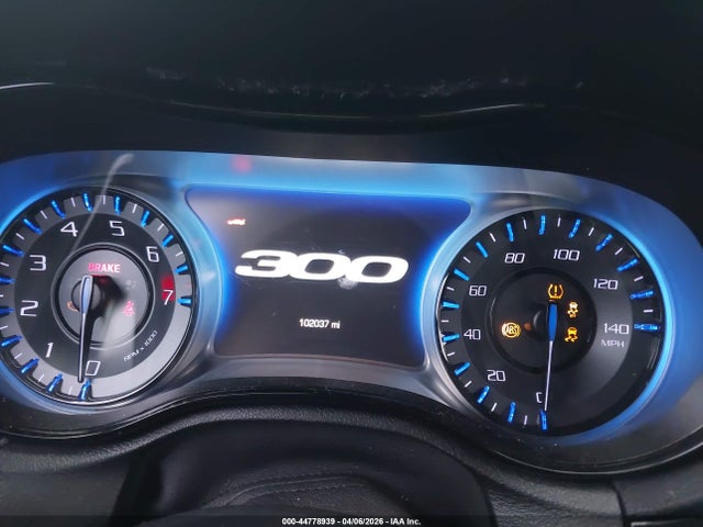 44778939 :رقم المزاد ، 2C3CCAGG8JH240797 vin ، 2018 Chrysler 300 300s Awd مزاد بيع