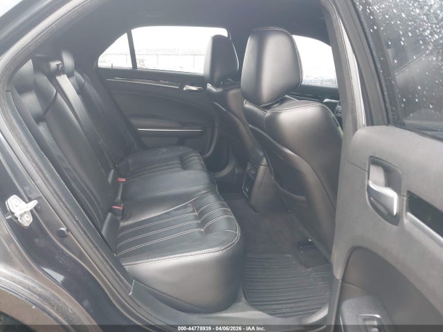 44778939 :رقم المزاد ، 2C3CCAGG8JH240797 vin ، 2018 Chrysler 300 300s Awd مزاد بيع