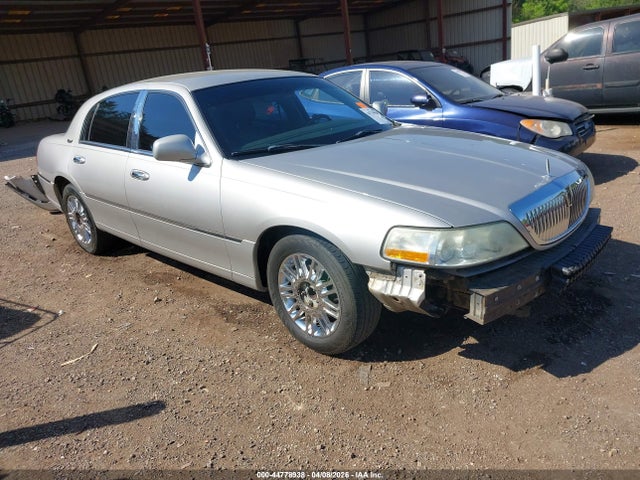 Продажа на аукционе авто 2010 Lincoln Town Car Signature Limited, vin: 2LNBL8CV6AX750748, номер лота: 44778938