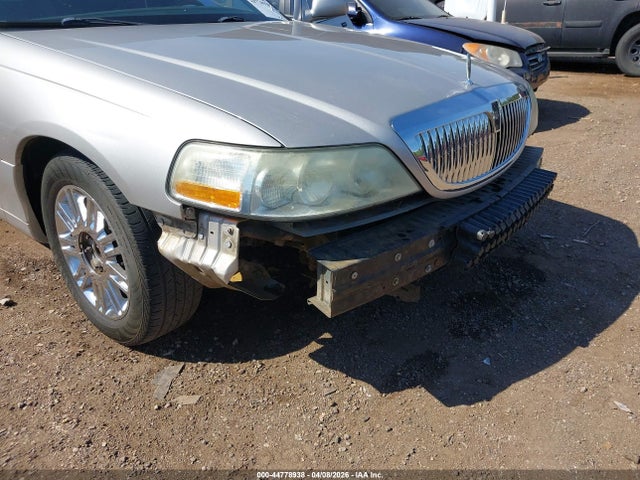 44778938 :رقم المزاد ، 2LNBL8CV6AX750748 vin ، 2010 Lincoln Town Car Signature Limited مزاد بيع