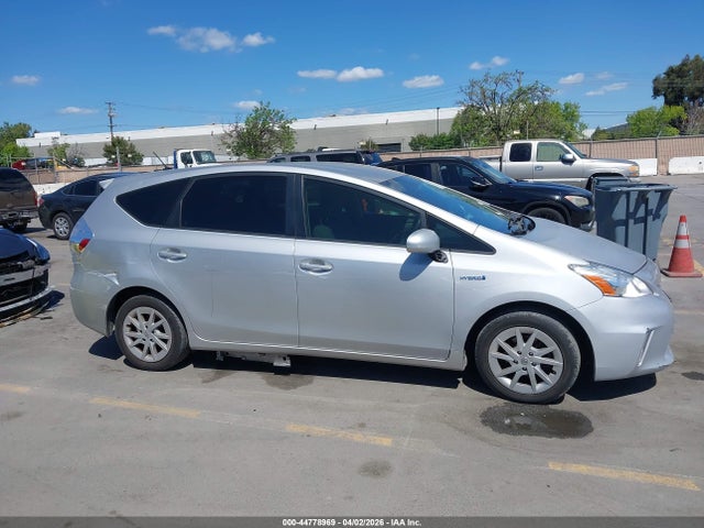 Toyota Prius V Three 2014 JTDZN3EU9EJ005060 Image 13