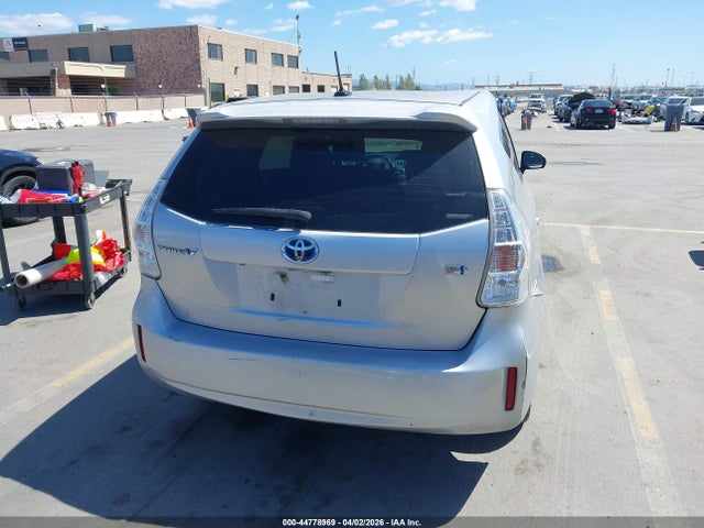 Toyota Prius V Three 2014 JTDZN3EU9EJ005060 Image 16