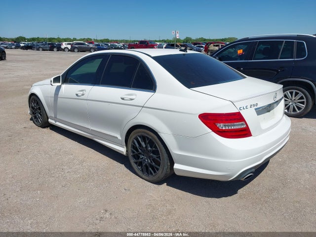 2013 MERCEDES-BENZ C 250 WDDGF4HB9DA754191 Photo 2