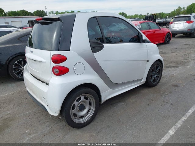 Auction sale of the 2015 Smart Fortwo Pure, vin: WMEEJ3BA1FK810634, lot number: 44779012