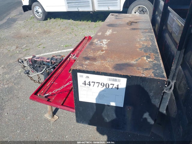 44779074 :رقم المزاد ، 1M9BE1421BL516233 vin ، 2011 Utility Trailer مزاد بيع