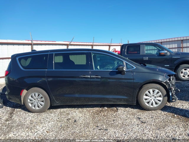 Продаж на аукціоні авто 2018 Chrysler Pacifica L, vin: 2C4RC1AG7JR274710, номер лоту: 44779093